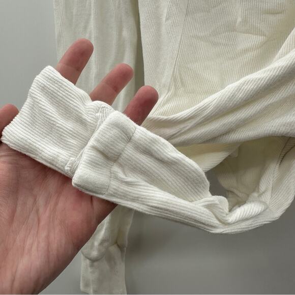 Lulus White‎ Ribbed Long Sleeve V Neck Thong Snap Bodysuit Size M - Picture 8 of 11